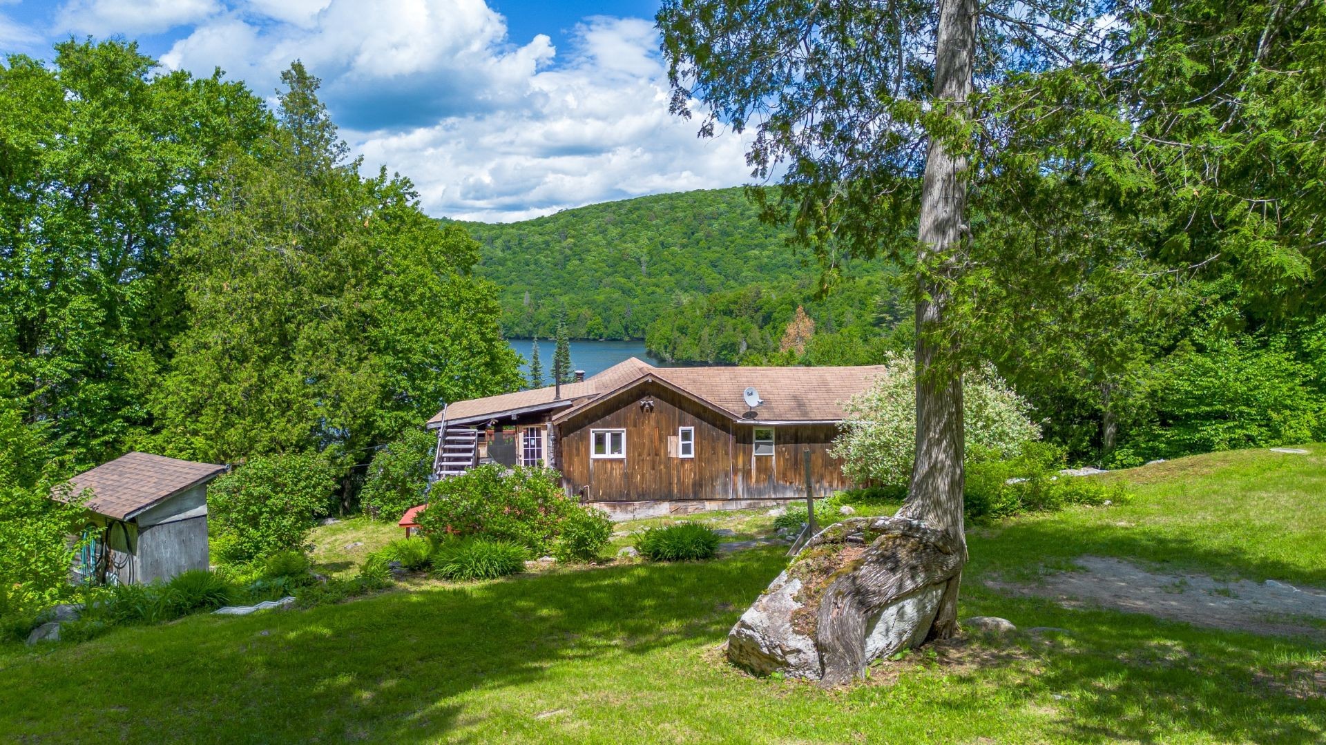 Front of Structure - 13 Ch. Du Lac-Des-Cornes, Chute-Saint-Philippe, QC