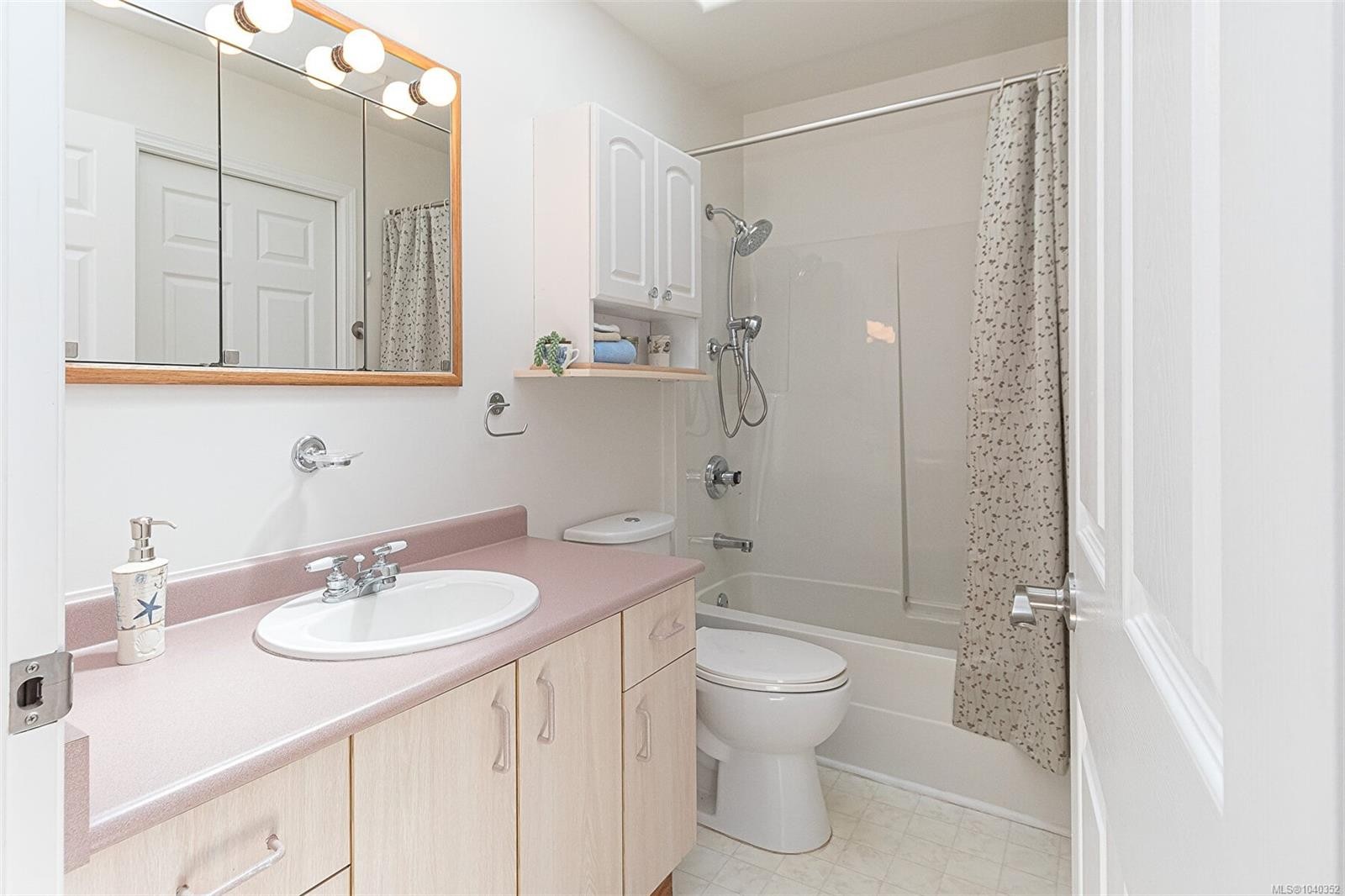 7 Eagle Lane, View Royal, BC