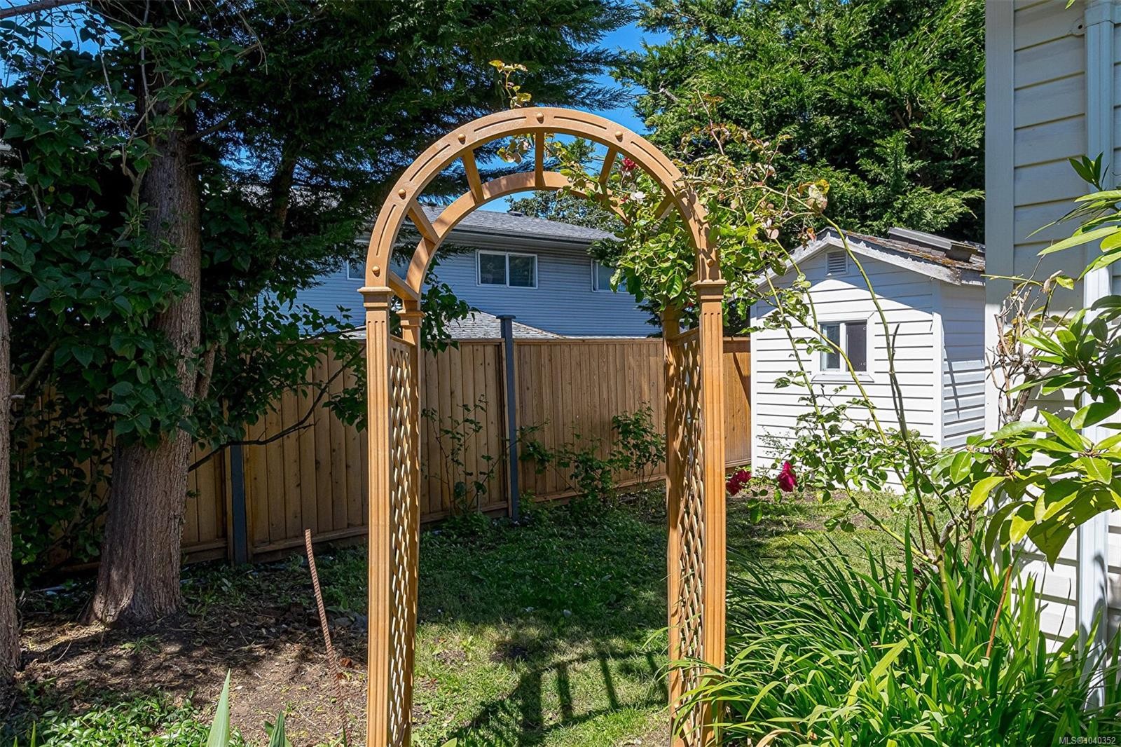 7 Eagle Lane, View Royal, BC