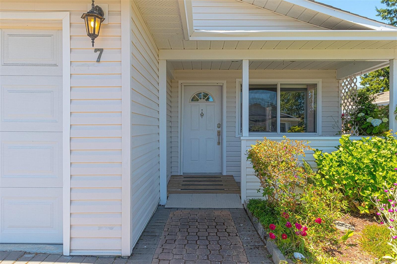 7 Eagle Lane, View Royal, BC