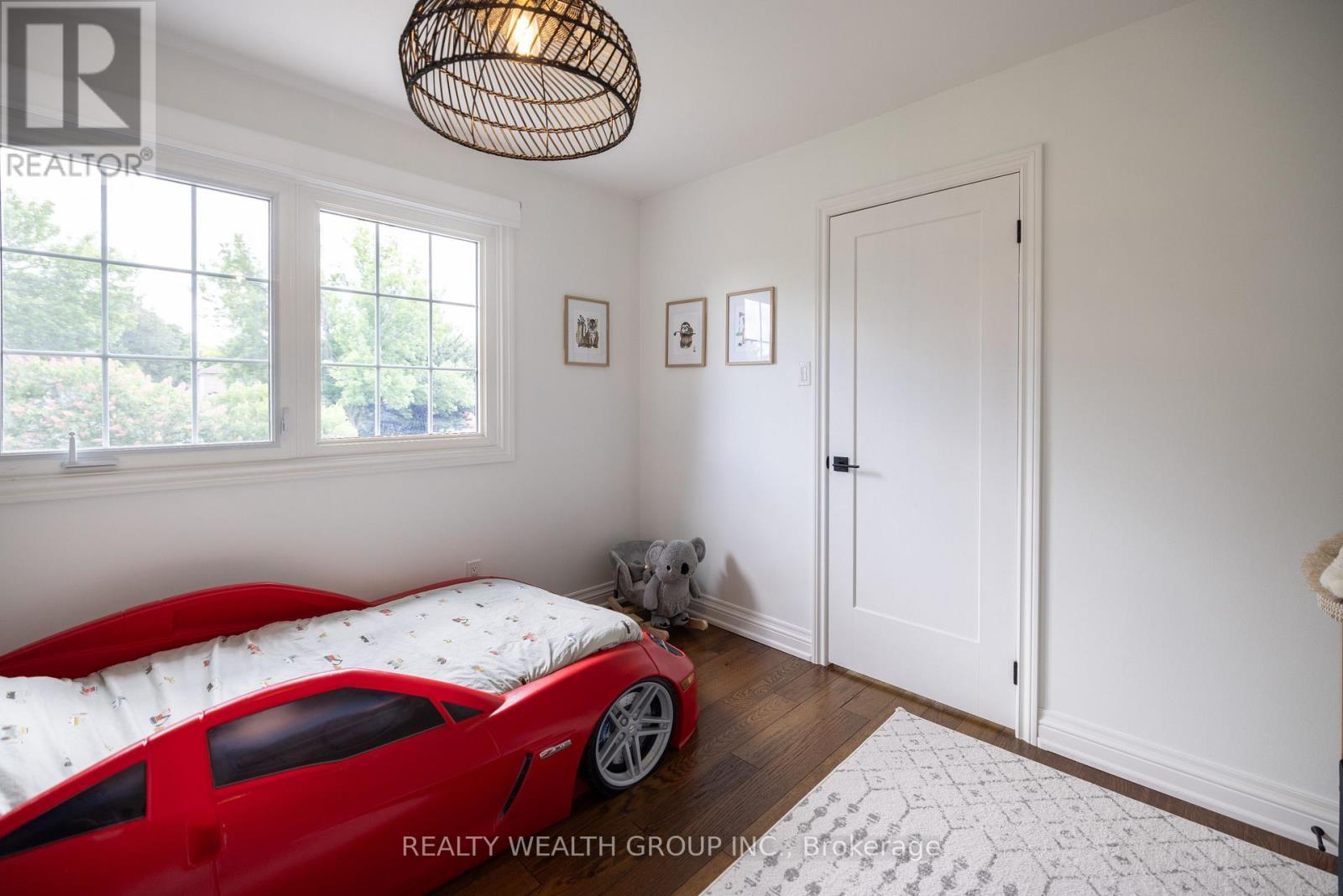 51 Haskell Crescent, Aurora, ON