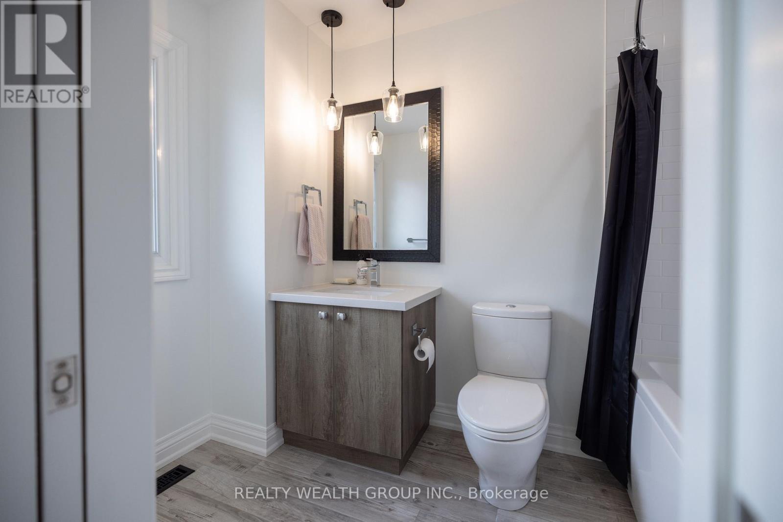 51 Haskell Crescent, Aurora, ON