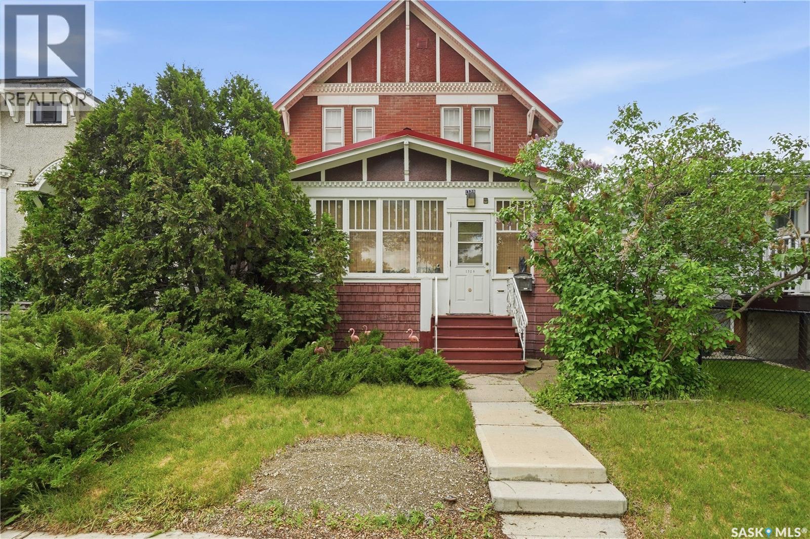1320 Victoria Avenue, Regina, SK