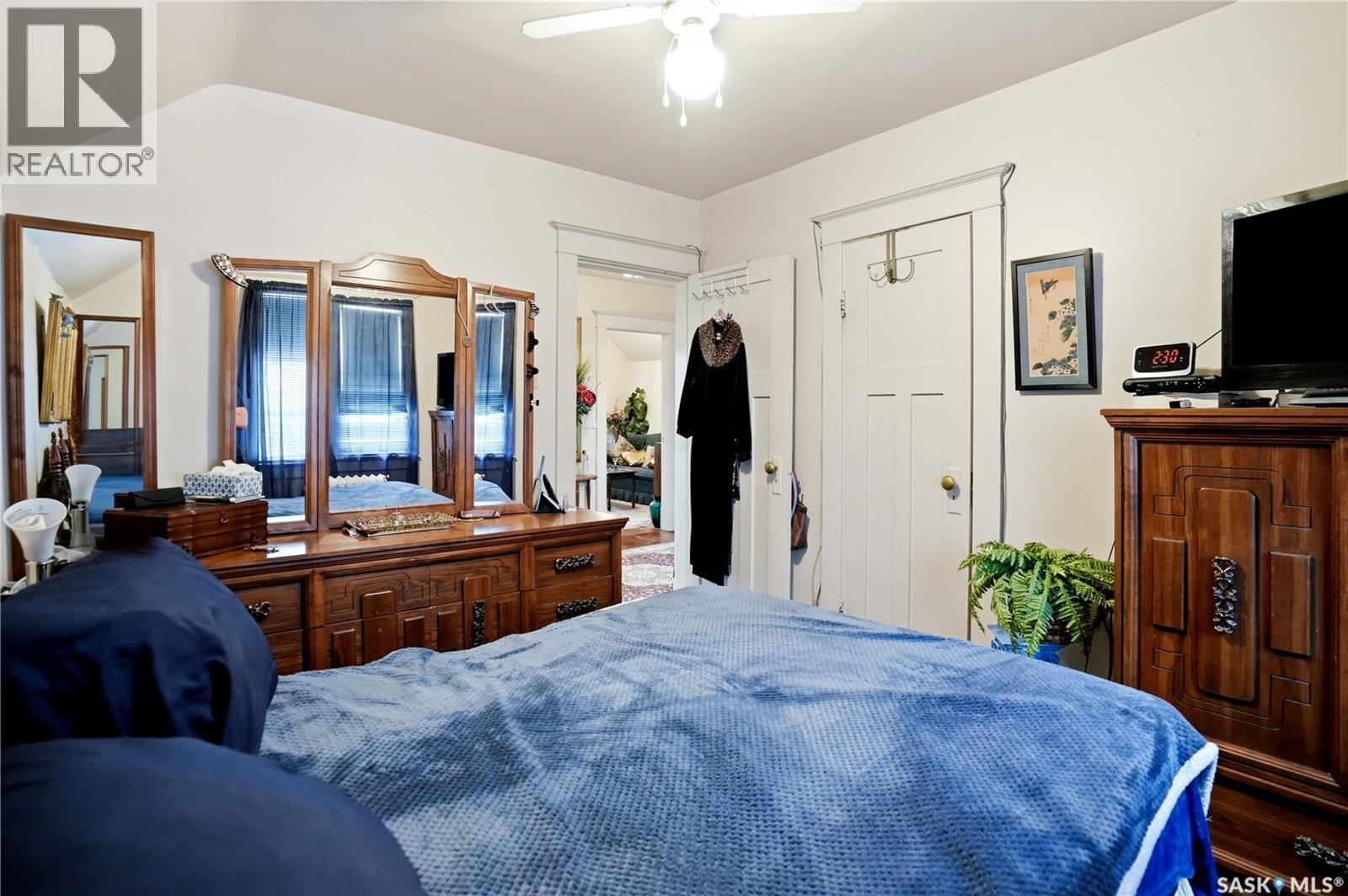 1320 Victoria Avenue, Regina, SK