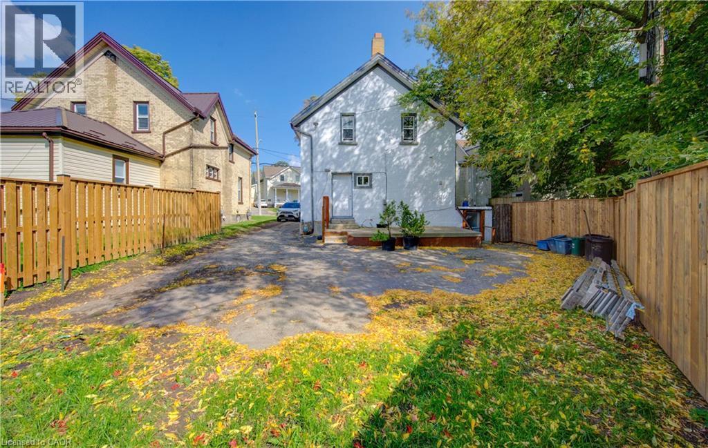 233 Lancaster Street E, Kitchener, ON