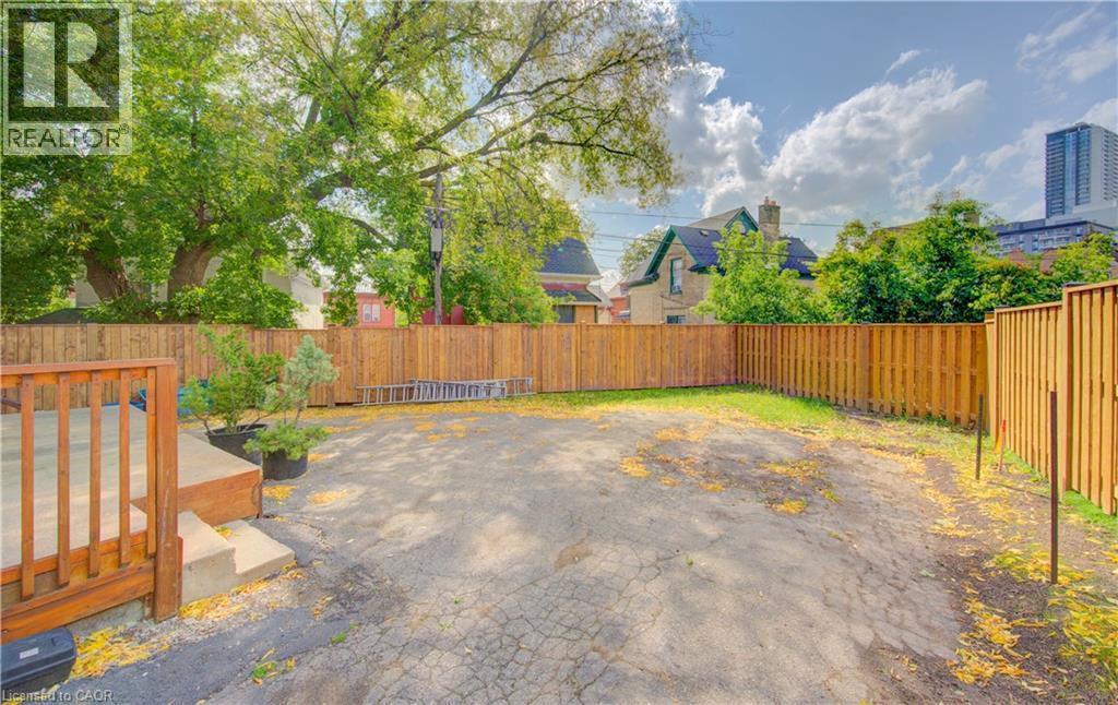 233 Lancaster Street E, Kitchener, ON