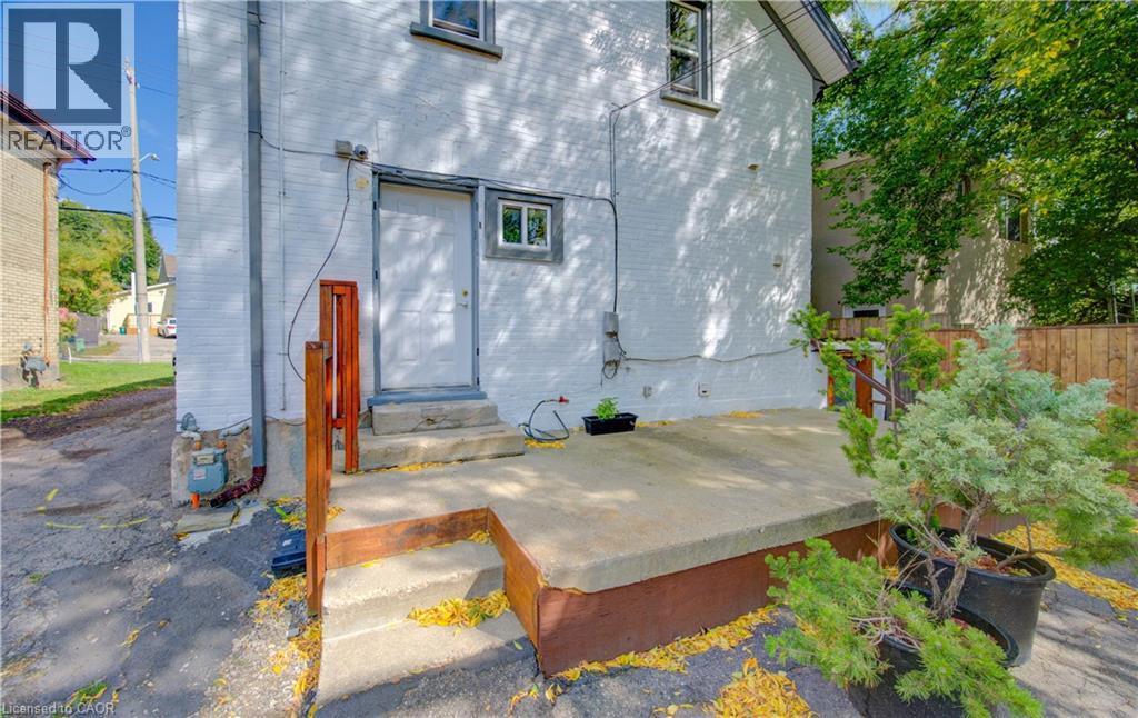 Unit 2: Entry - 233 Lancaster Street E, Kitchener, ON