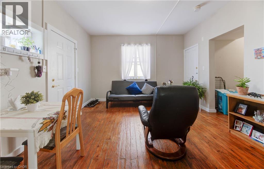 Unit 2: Living room - 233 Lancaster Street E, Kitchener, ON