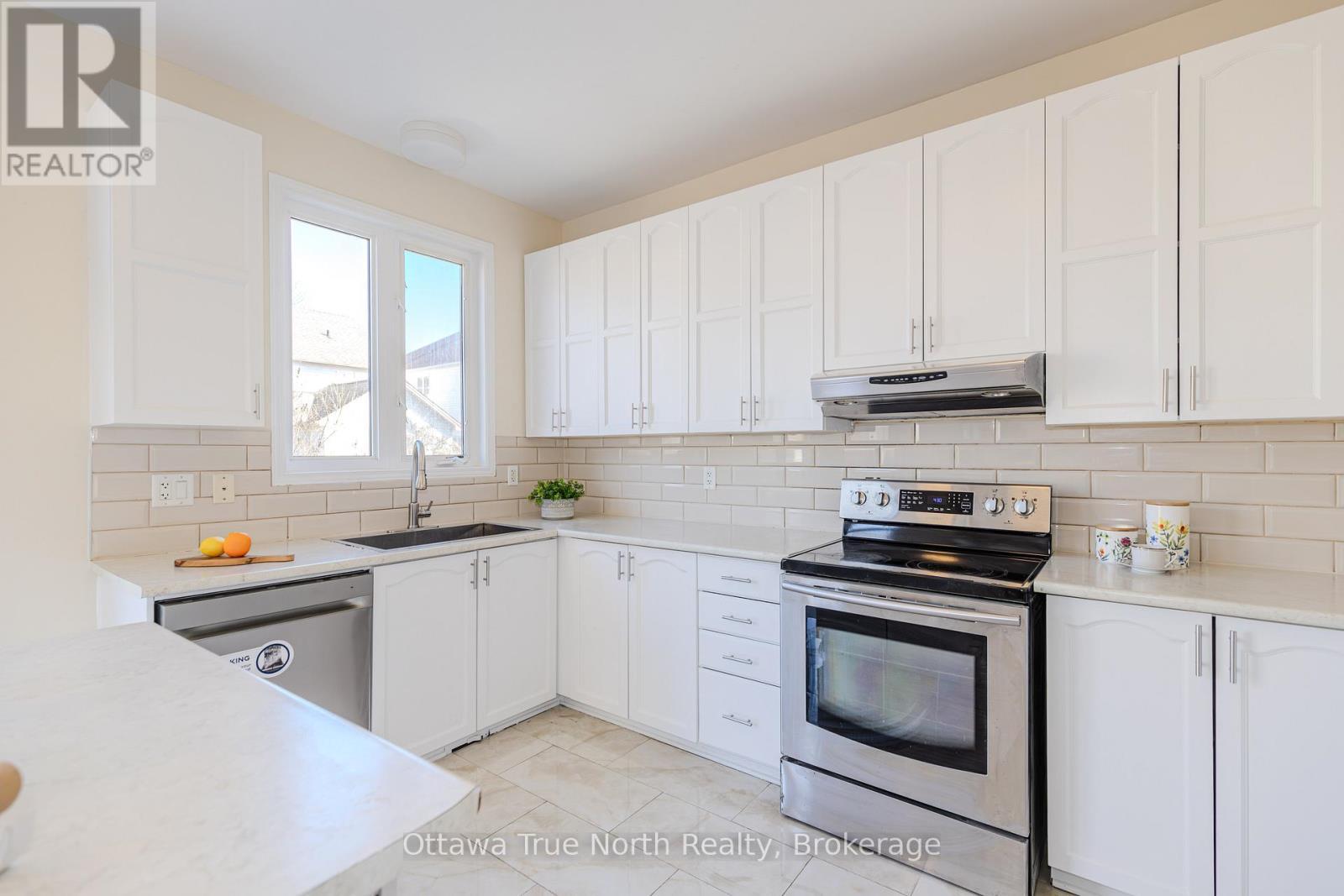 110 Macara Crescent, Ottawa, ON