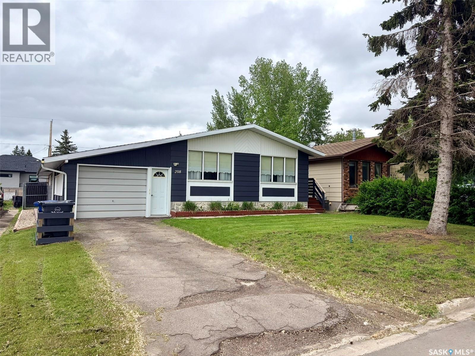 208 7Th Street E, Wynyard, SK