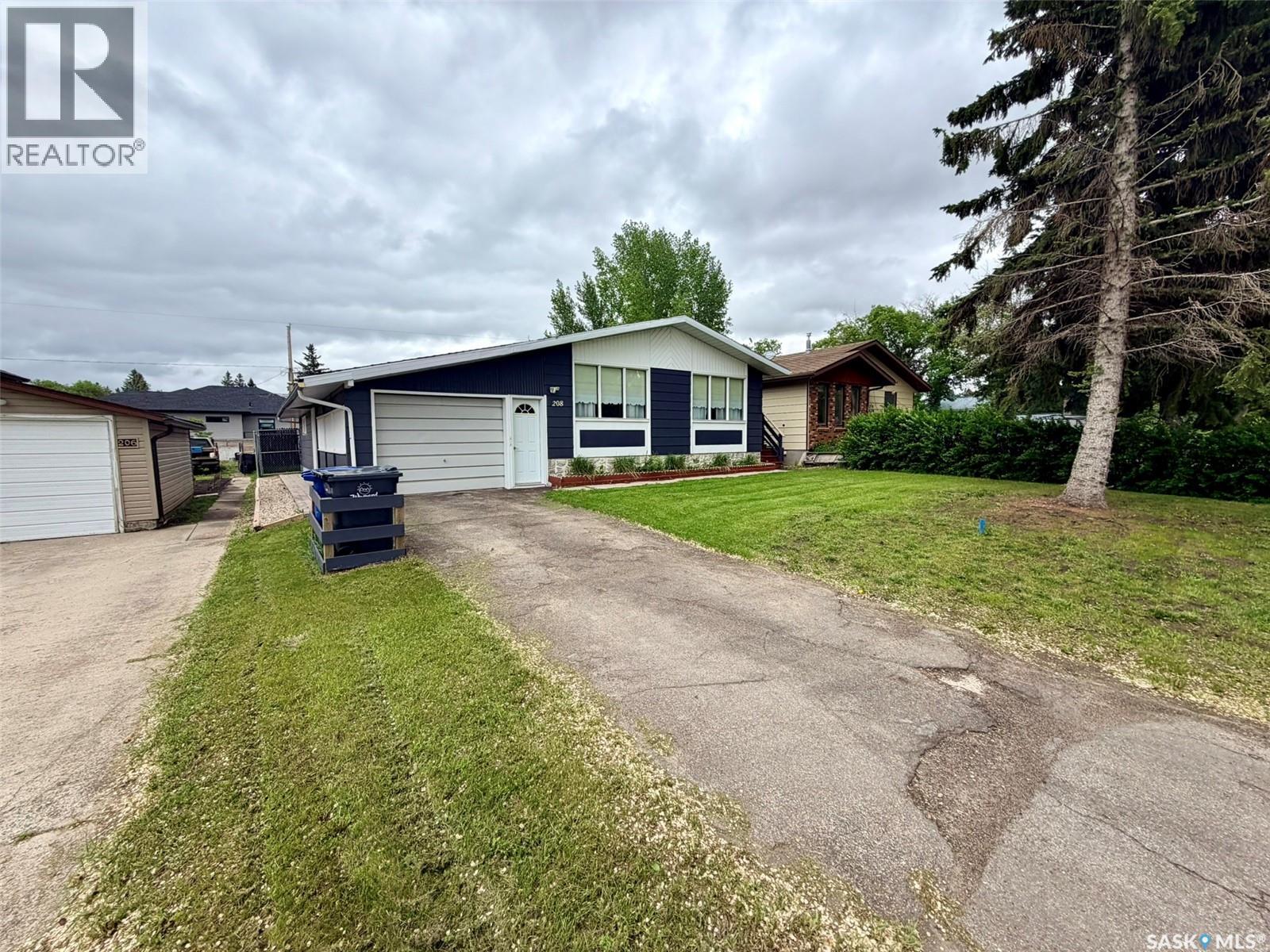 208 7Th Street E, Wynyard, SK