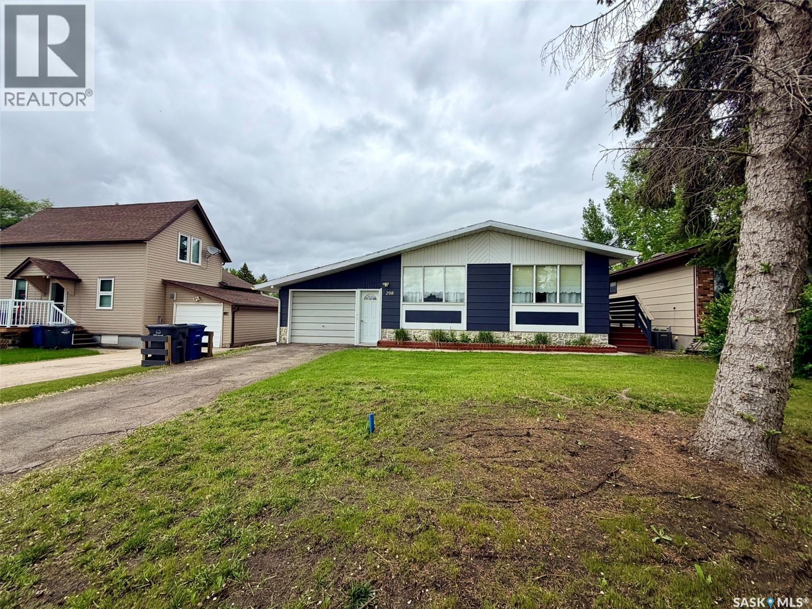 208 7Th Street E, Wynyard, SK