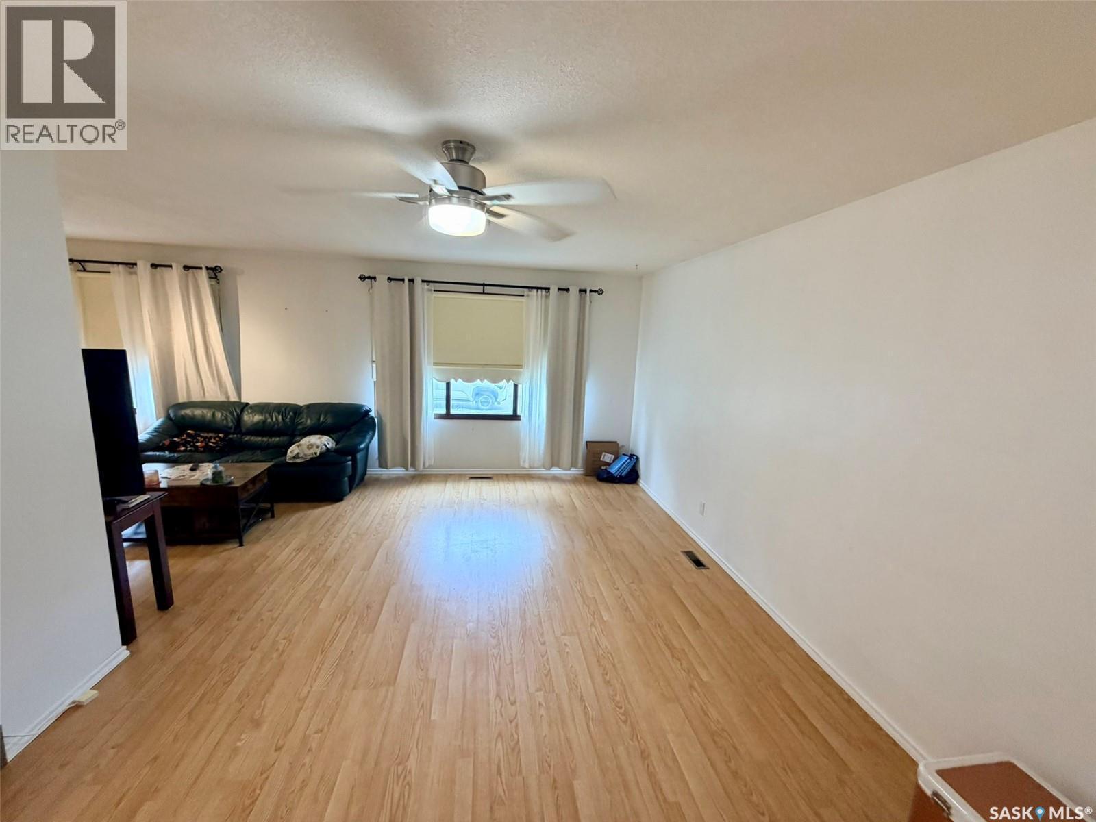 208 7Th Street E, Wynyard, SK