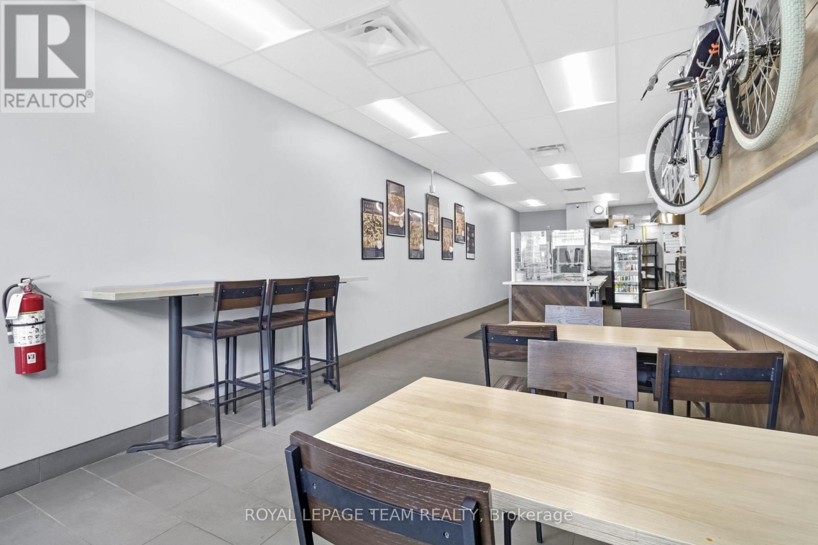 218 Laurier Avenue E, Ottawa, ON