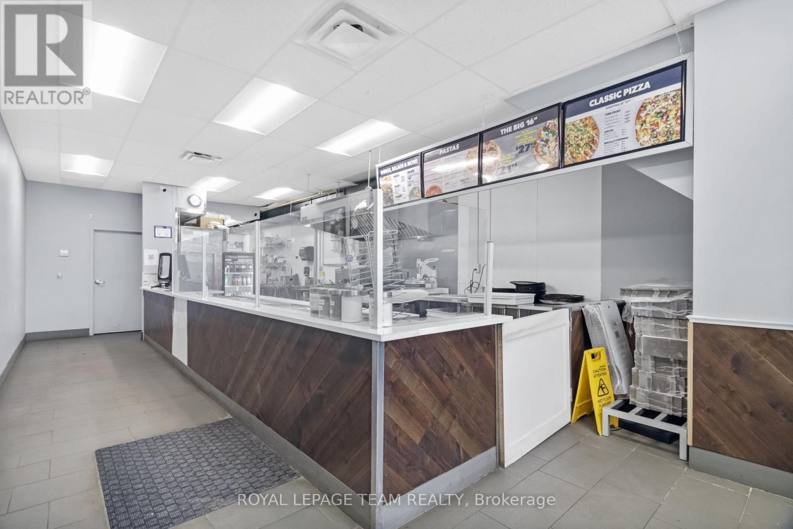 218 Laurier Avenue E, Ottawa, ON