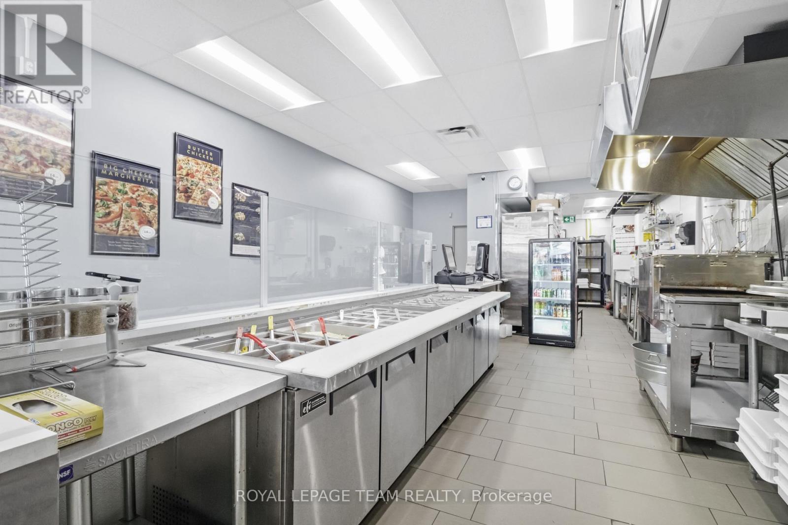 218 Laurier Avenue E, Ottawa, ON