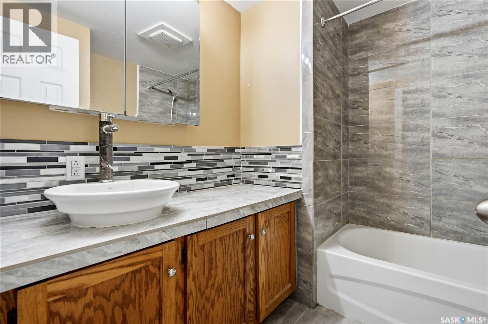 123 3Rd Street W, Lafleche, SK