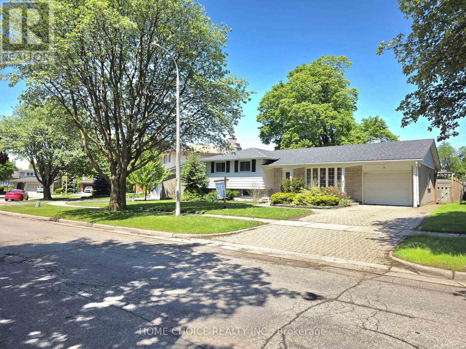 130 Champlain Crescent, Kitchener, ON