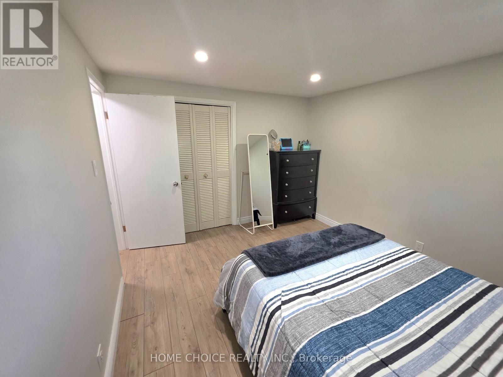 130 Champlain Crescent, Kitchener, ON