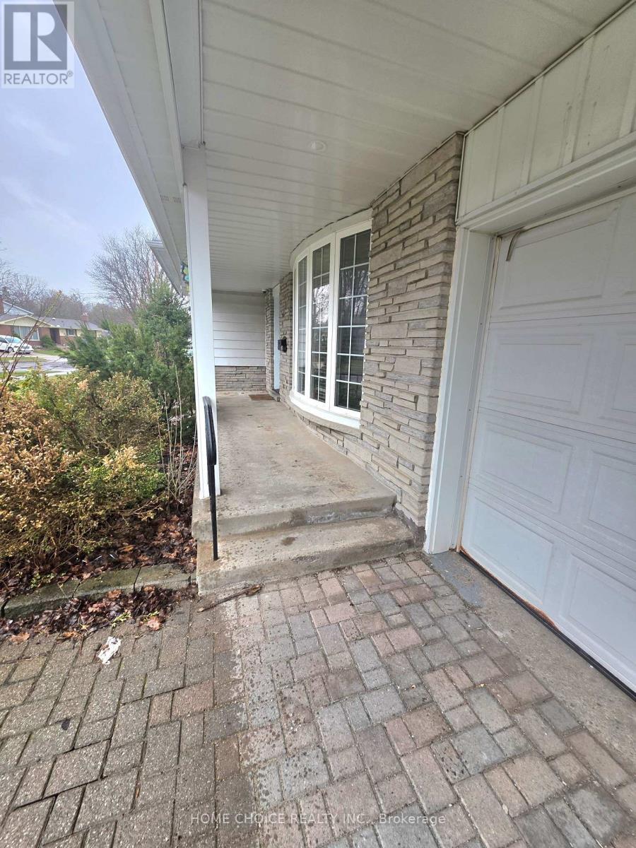 130 Champlain Crescent, Kitchener, ON