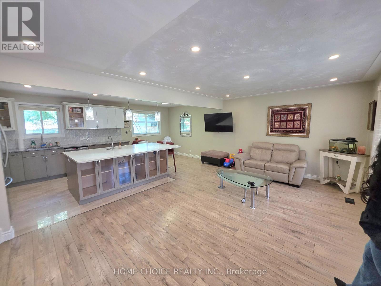 130 Champlain Crescent, Kitchener, ON
