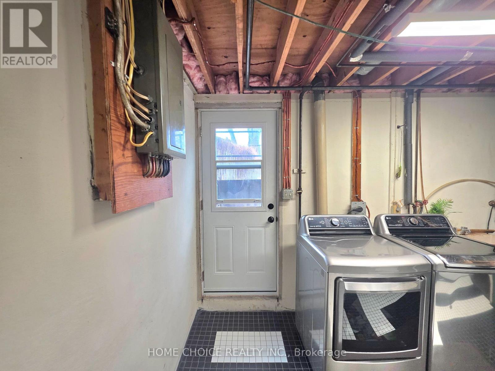 130 Champlain Crescent, Kitchener, ON