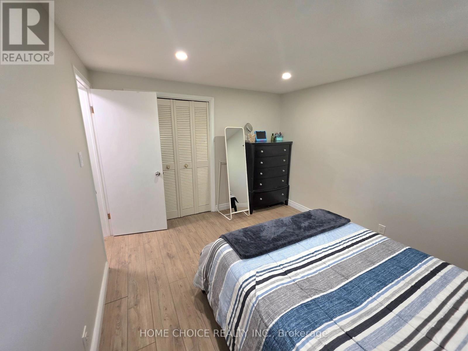 130 Champlain Crescent, Kitchener, ON