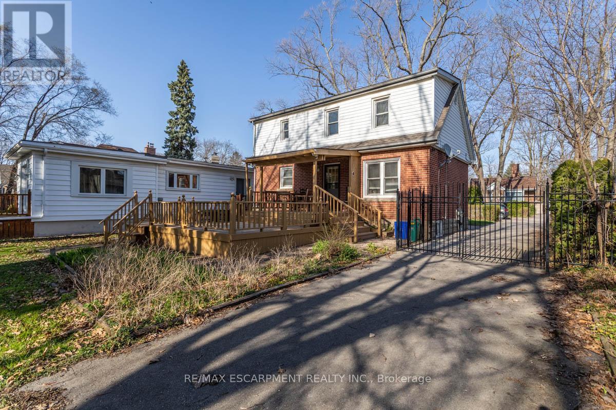 17 Thorndale Street N, Hamilton, ON