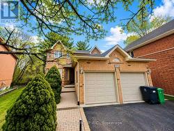 1054 CHATEAU COURT Mississauga, ON L5H 4J8