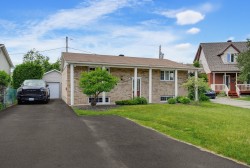 37 Rue de la Yamaska Gatineau (Gatineau), QC J8P 7C9
