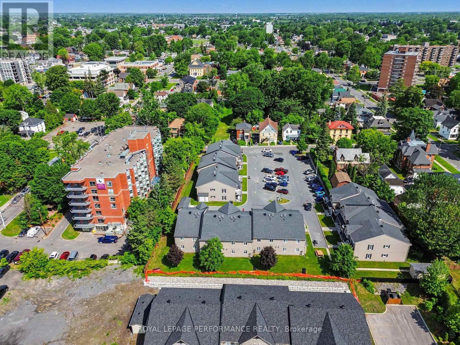 202 - 222 First Street E, Cornwall, ON
