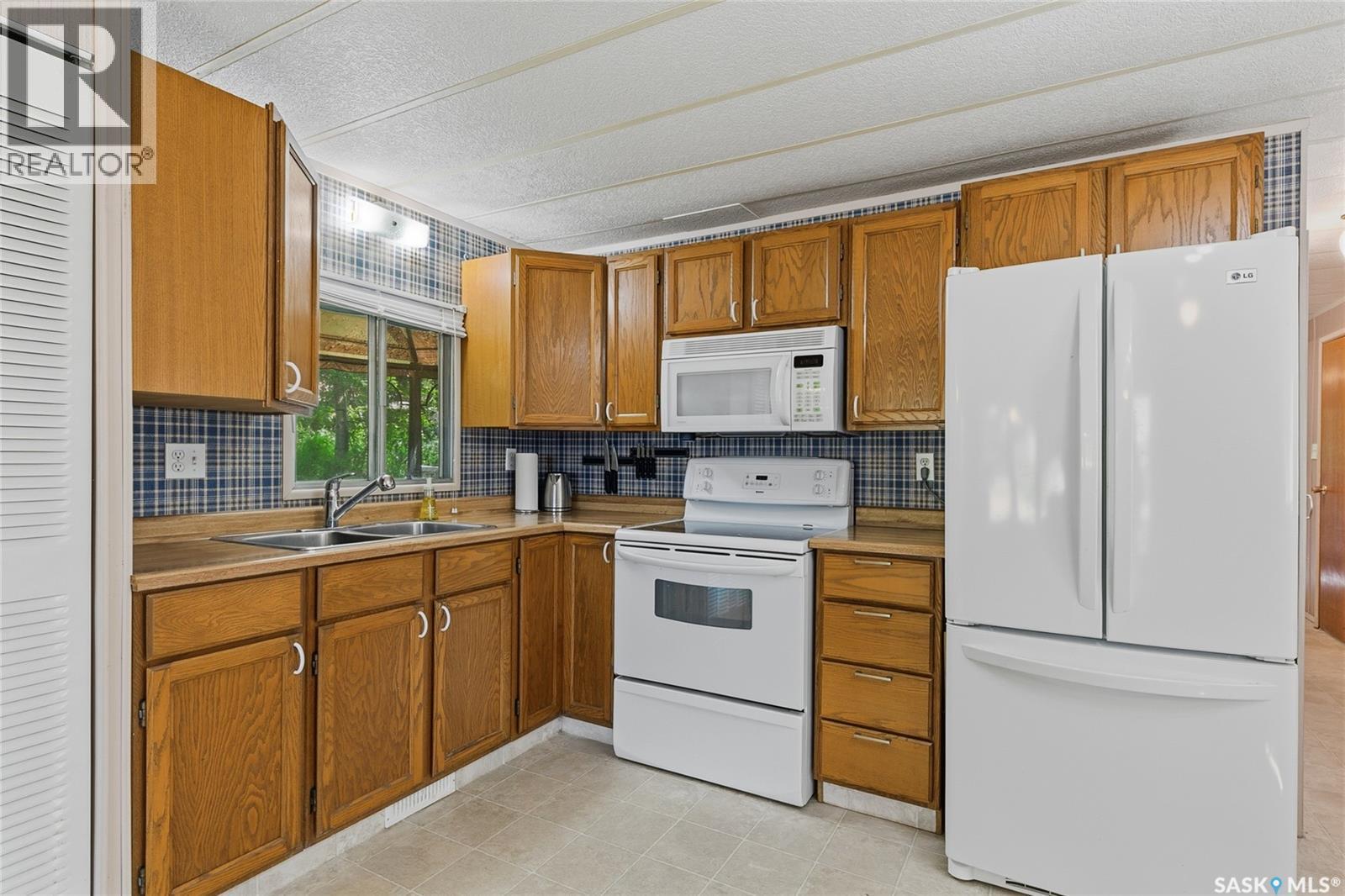 71 Canary Drive, Glen Harbour, SK
