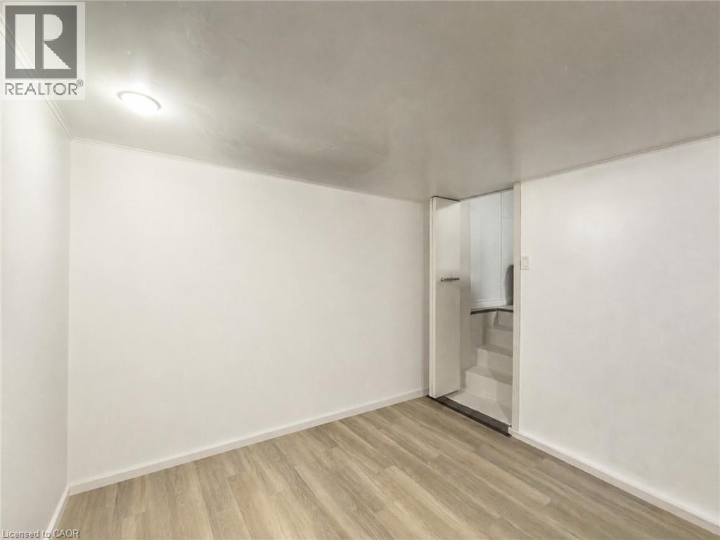 Cold room - 1324 Bodley Road, Mississauga, ON