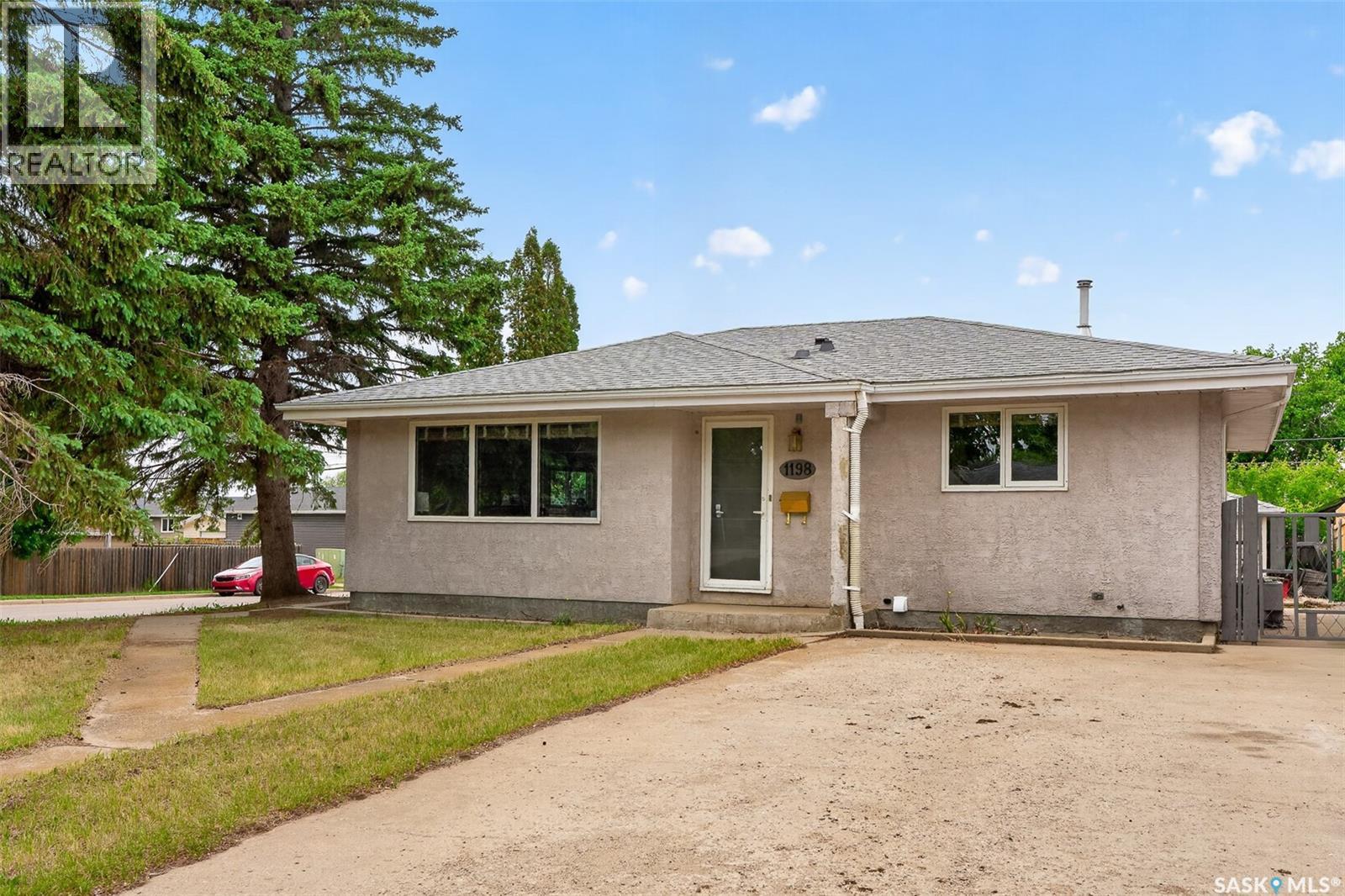 1198 Duffield Crescent, Moose Jaw, SK