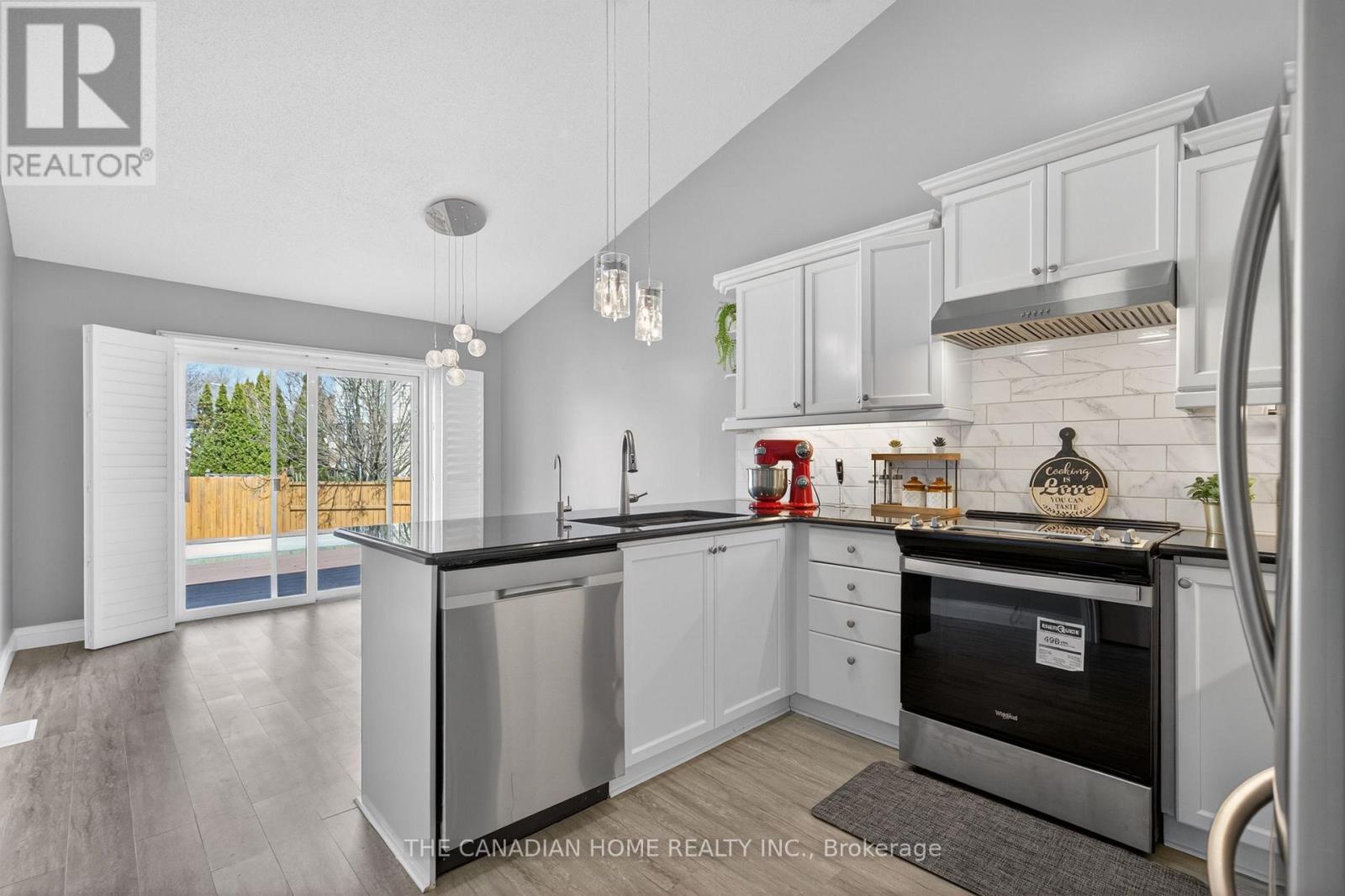 Kitchen + Breakfast - 339 Kerwood Drive, Cambridge, ON