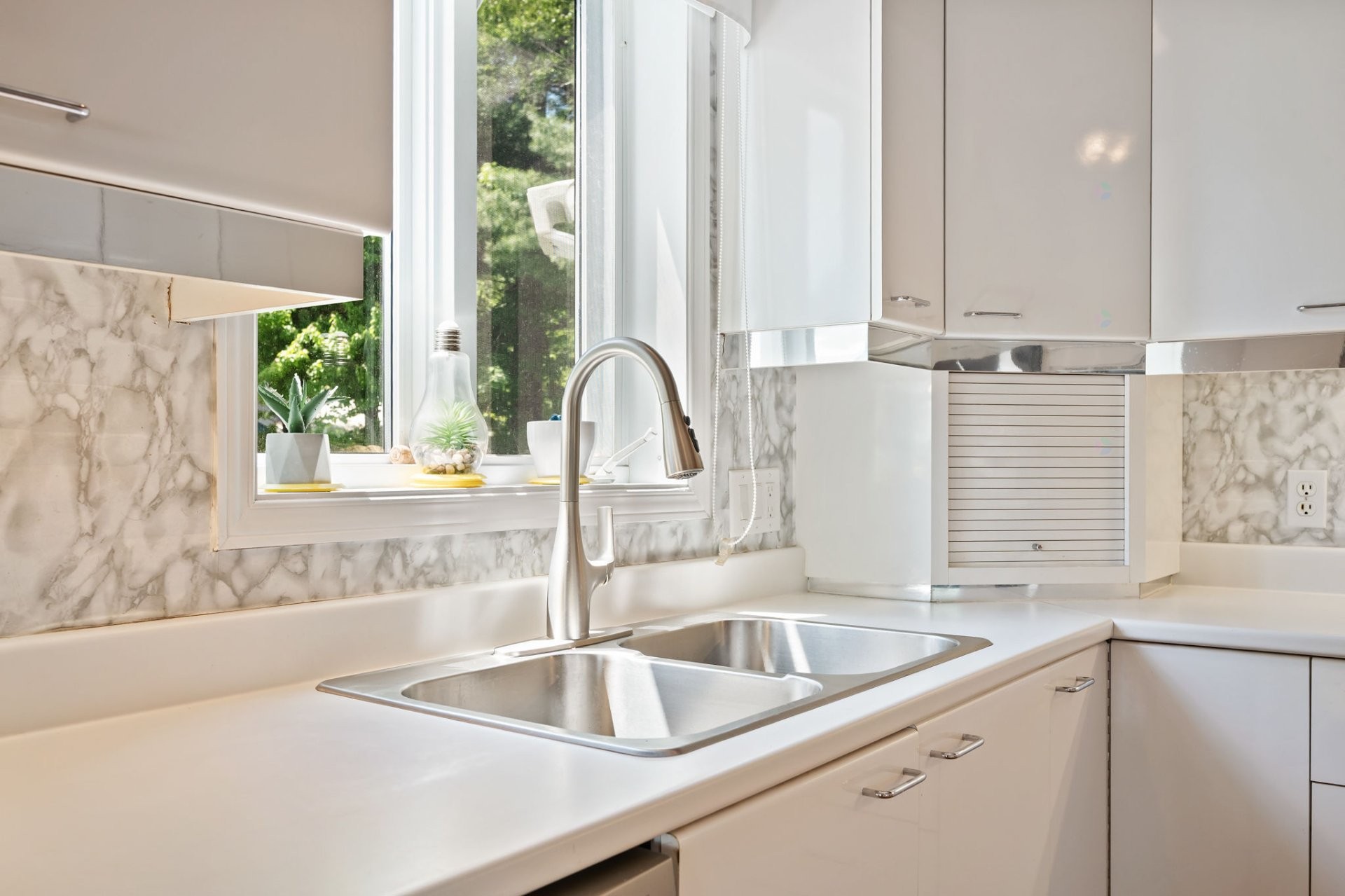 Kitchen - 2081 Rue De La Visitation, Saint-Charles-Borromée, QC - Indoor Photo Showing Kitchen With Double Sink