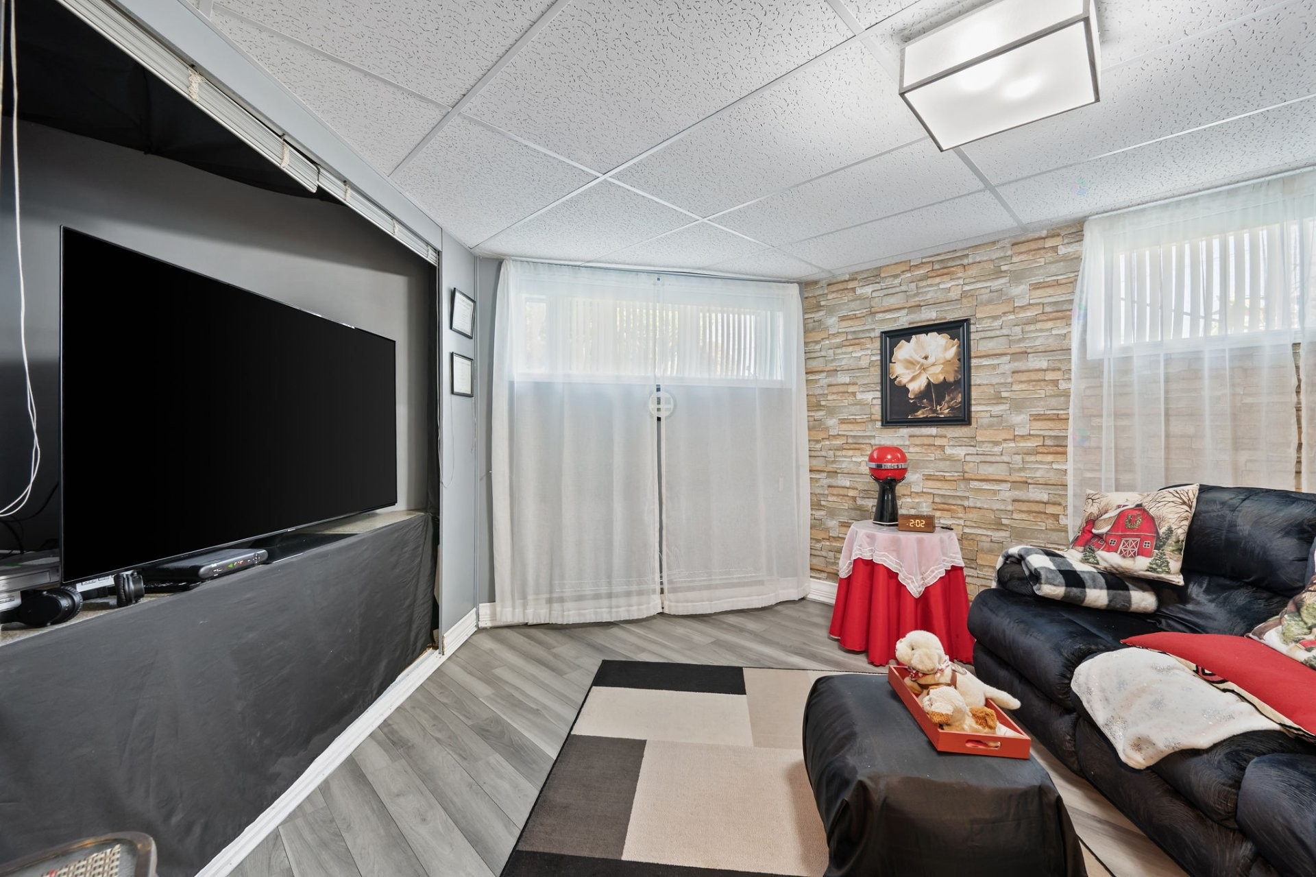 Family Room - 2081 Rue De La Visitation, Saint-Charles-Borromée, QC - Indoor Photo Showing Other Room