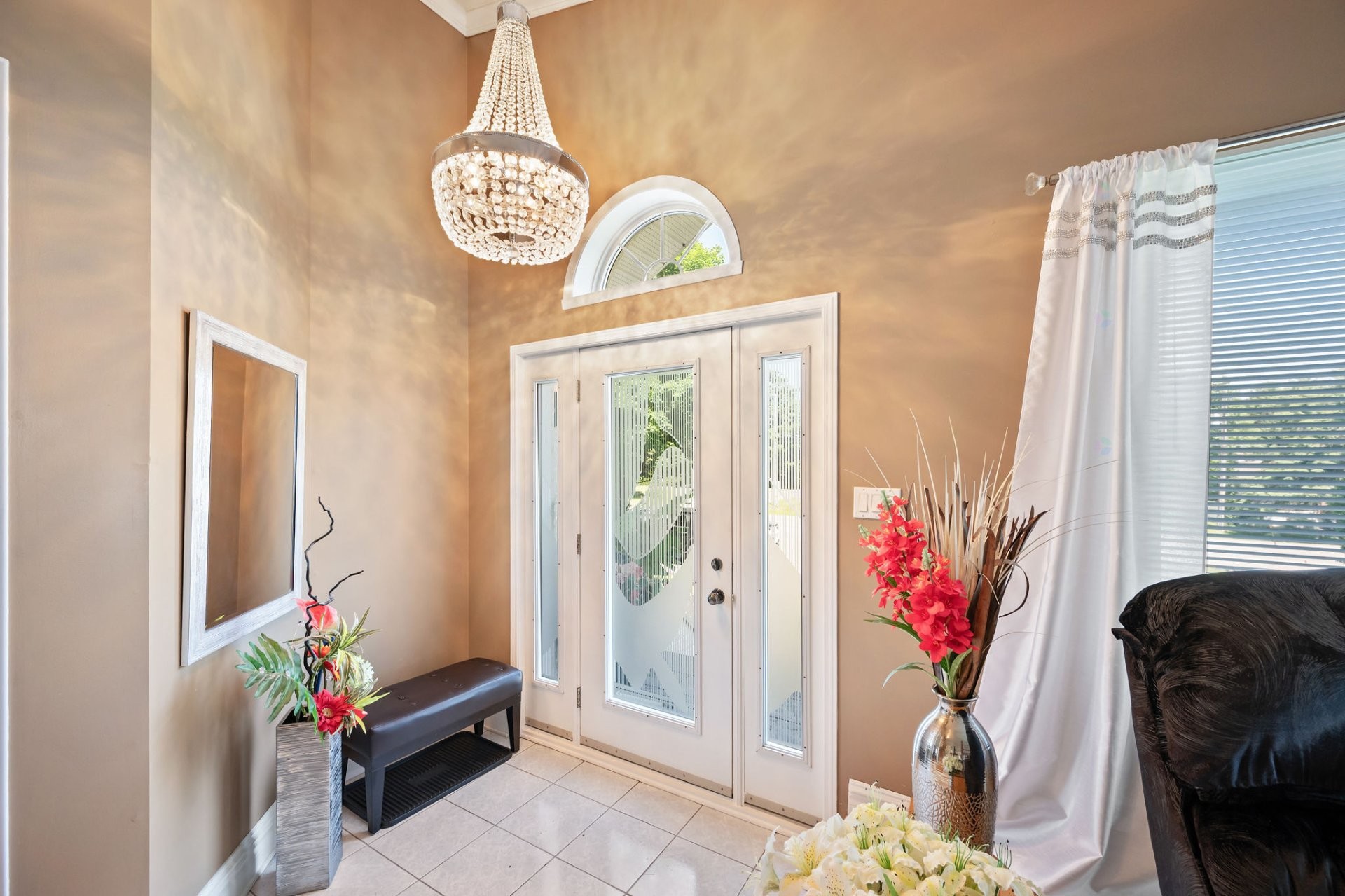 Mud Room - 2081 Rue De La Visitation, Saint-Charles-Borromée, QC - Indoor Photo Showing Other Room