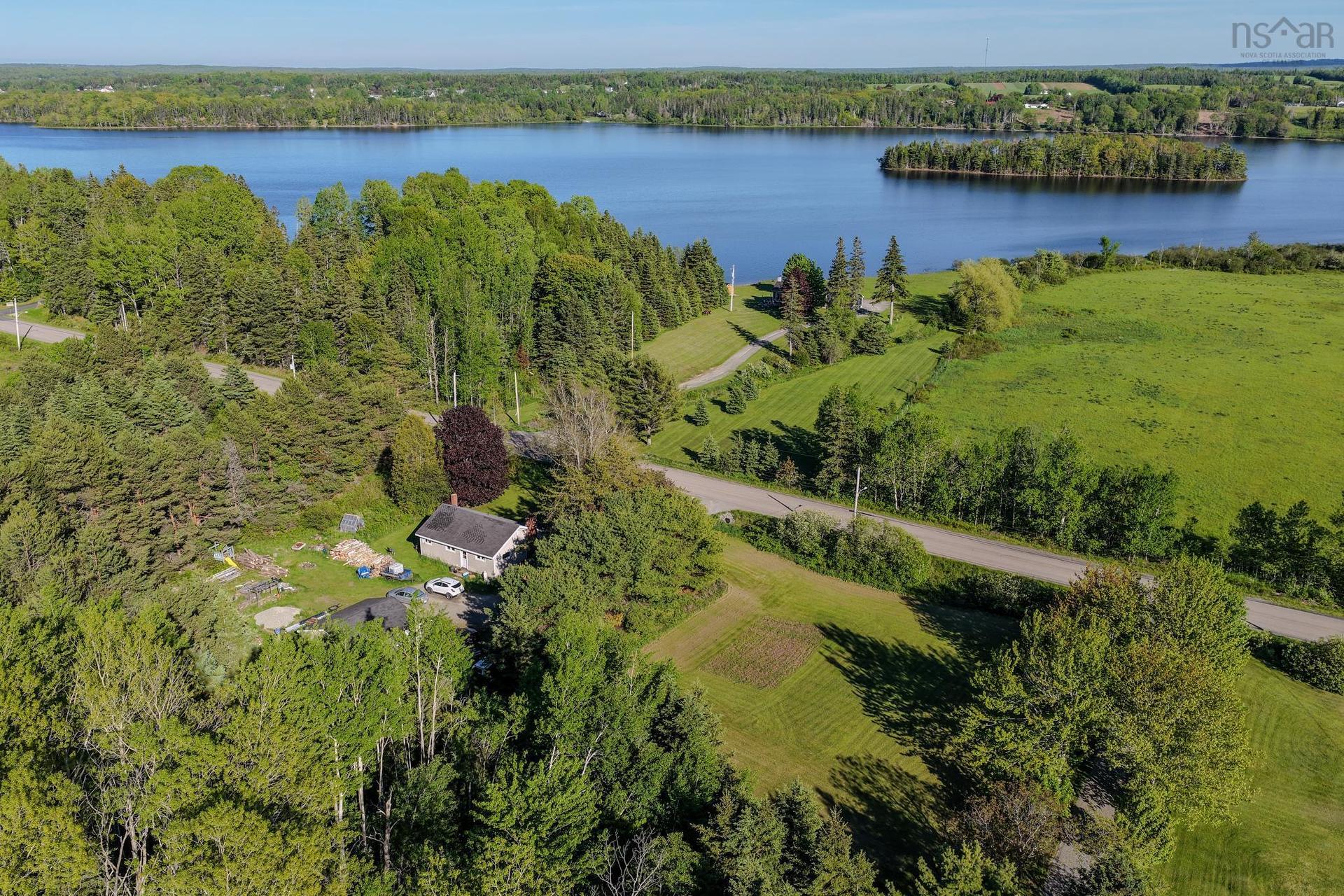Coxheath Road, Blacketts Lake, NS