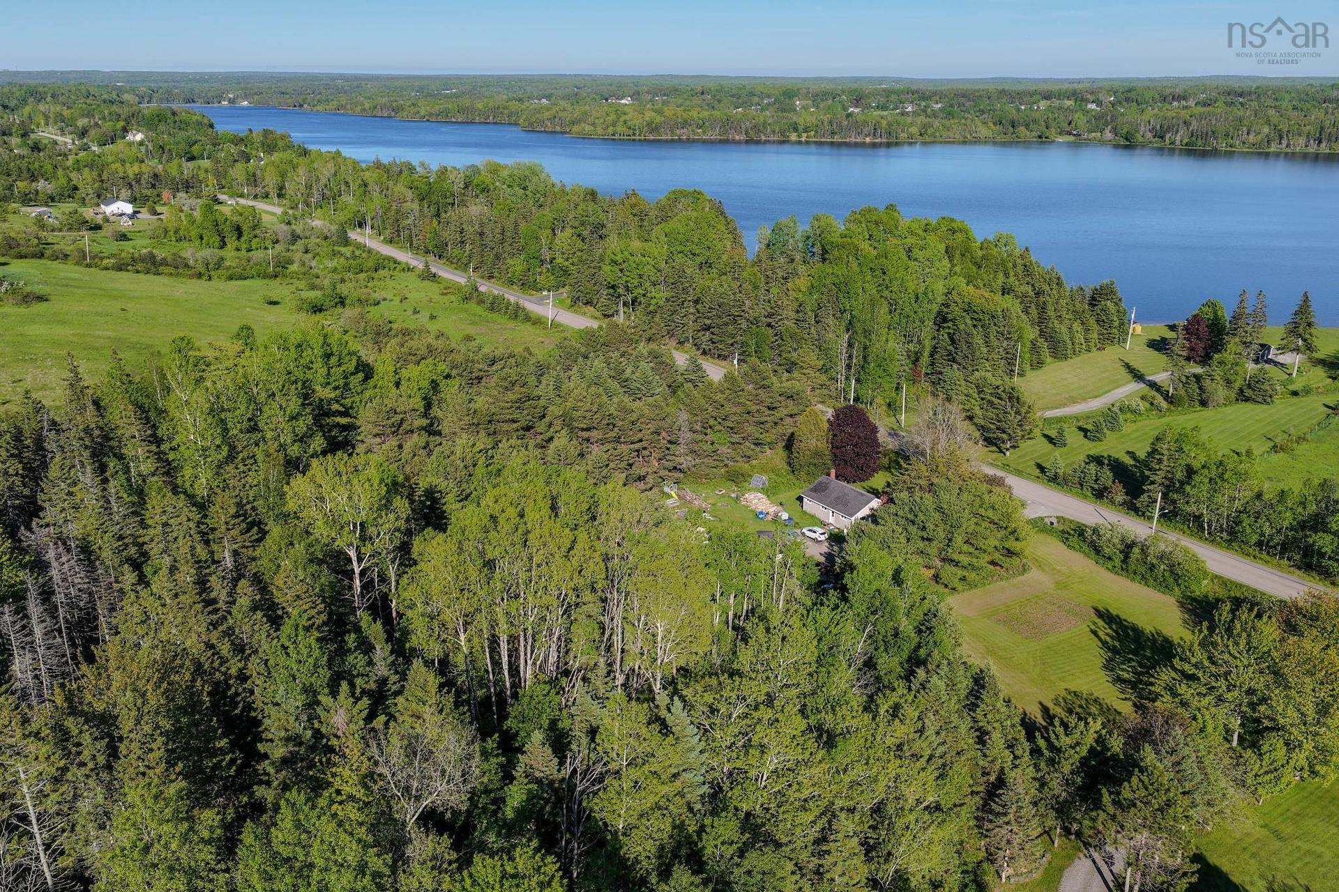 Coxheath Road, Blacketts Lake, NS