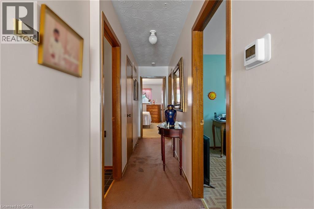 202 Ray Street N, Hamilton, ON - Indoor Photo Showing Other Room