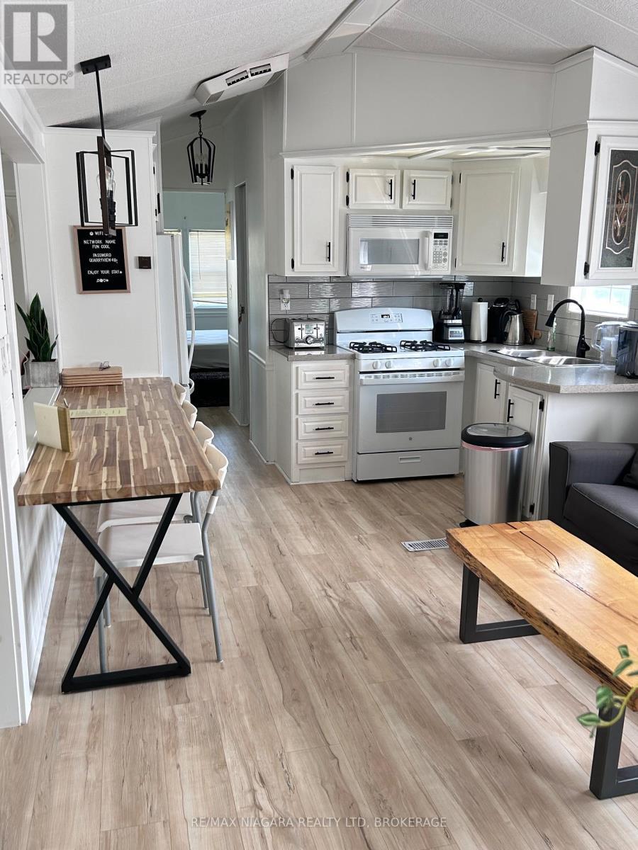 48 Quarry View Village, Port Colborne (Sherkston), ON