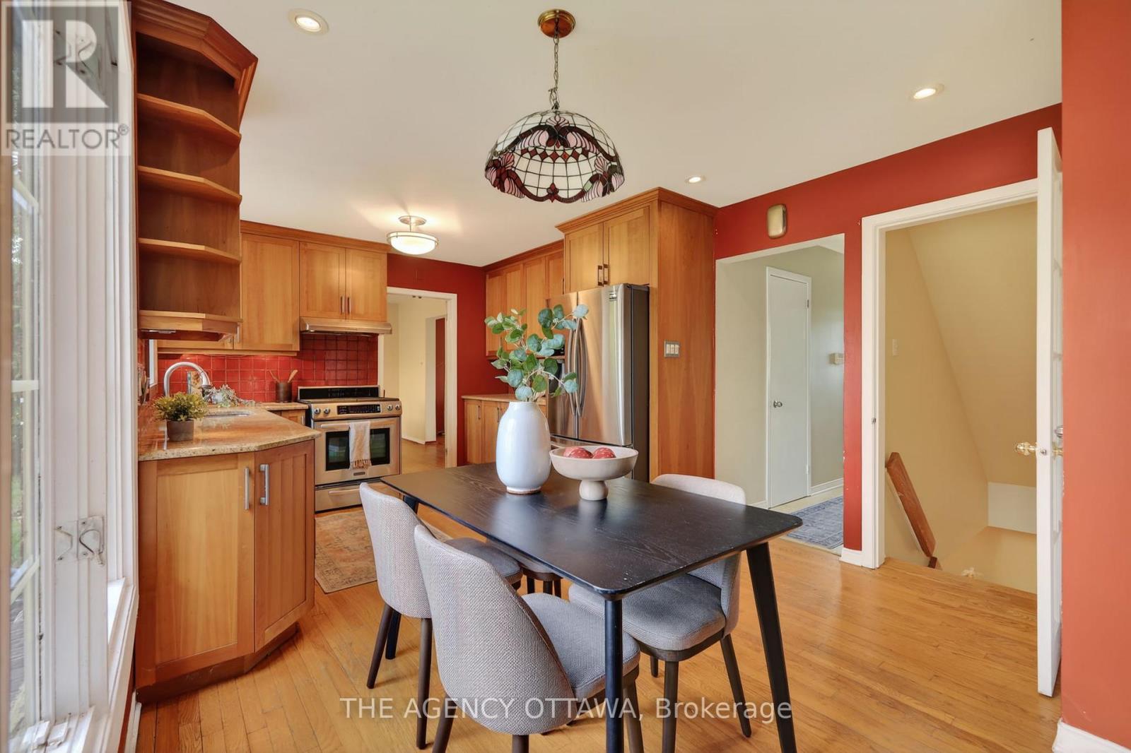 Casual dining space with access to basement - 1681 Amberdale Crescent, Ottawa, ON