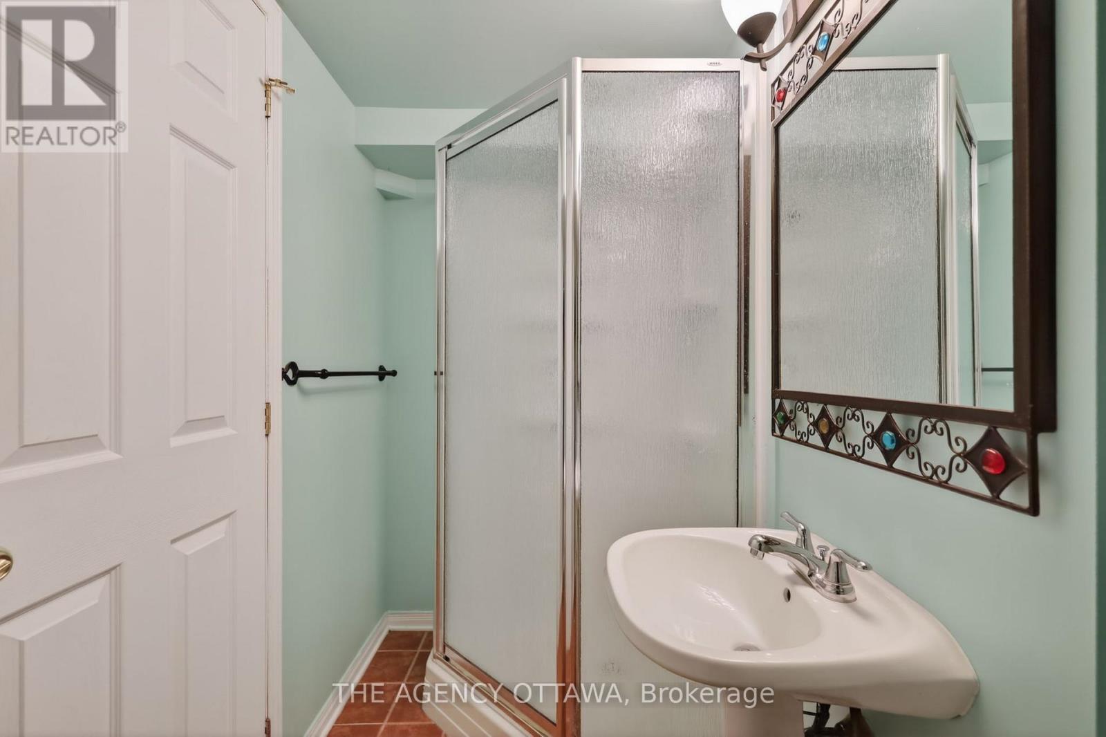 Well-appointed lower level bath with shower - 1681 Amberdale Crescent, Ottawa, ON
