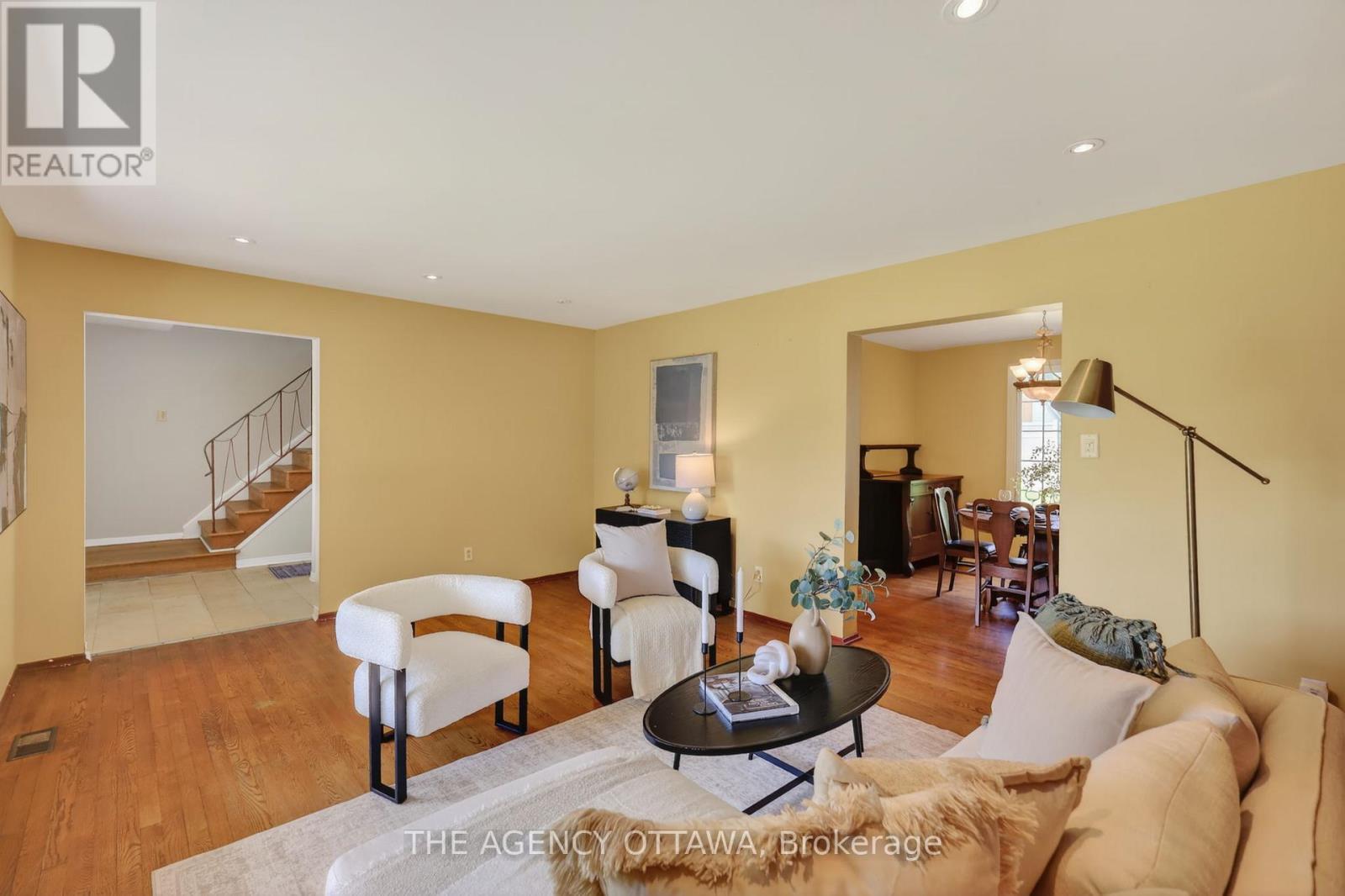 Welcoming living room filled with natural light - 1681 Amberdale Crescent, Ottawa, ON