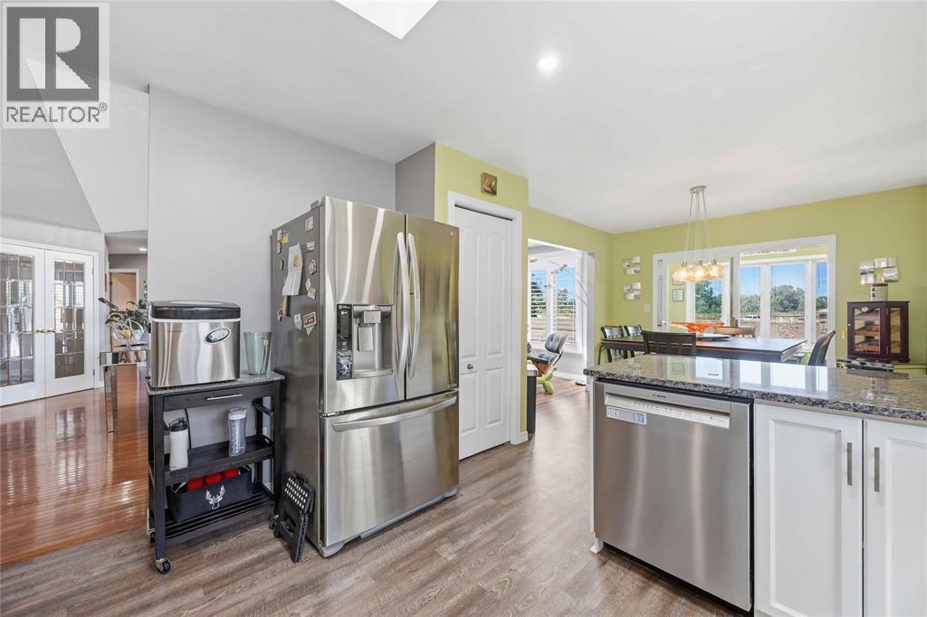 220 Paddock Green Circle, St Clair, ON