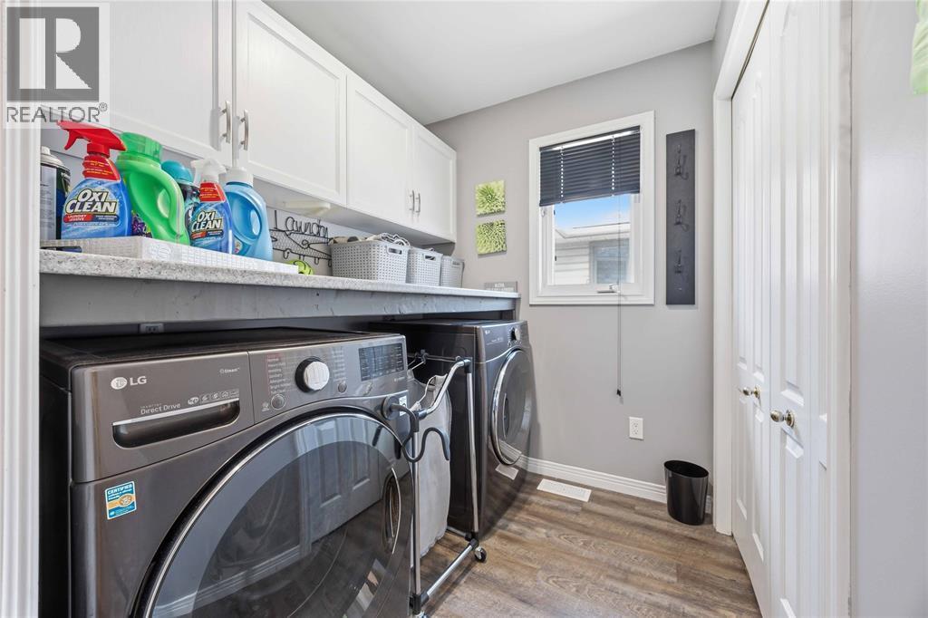 220 Paddock Green Circle, St Clair, ON