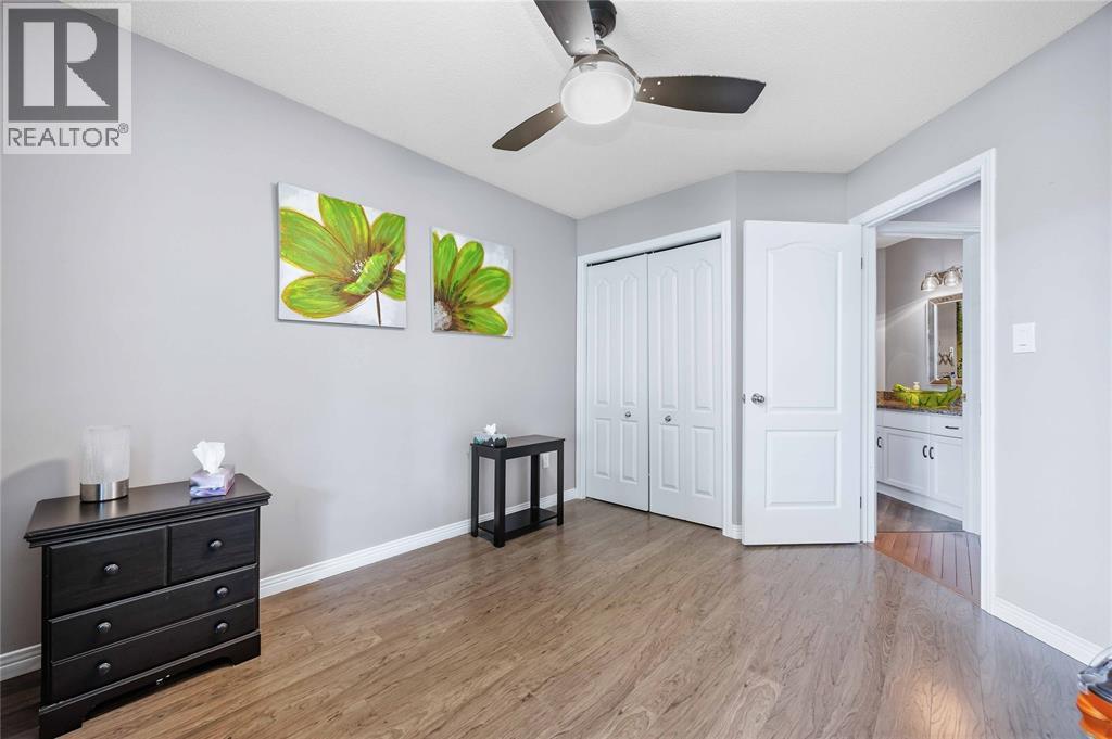 220 Paddock Green Circle, St Clair, ON