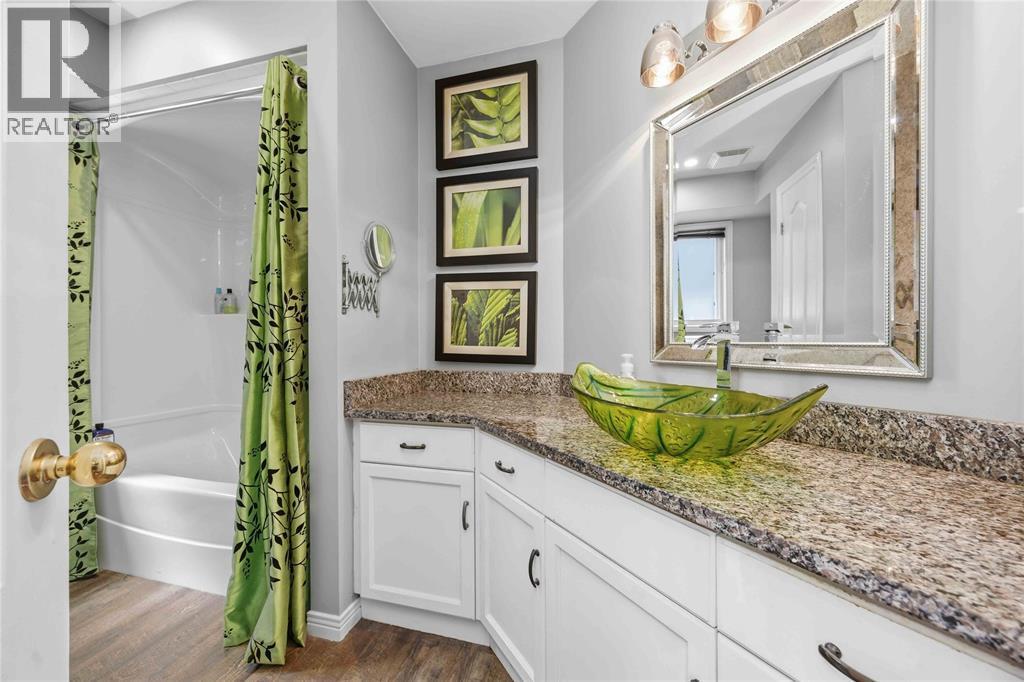 220 Paddock Green Circle, St Clair, ON