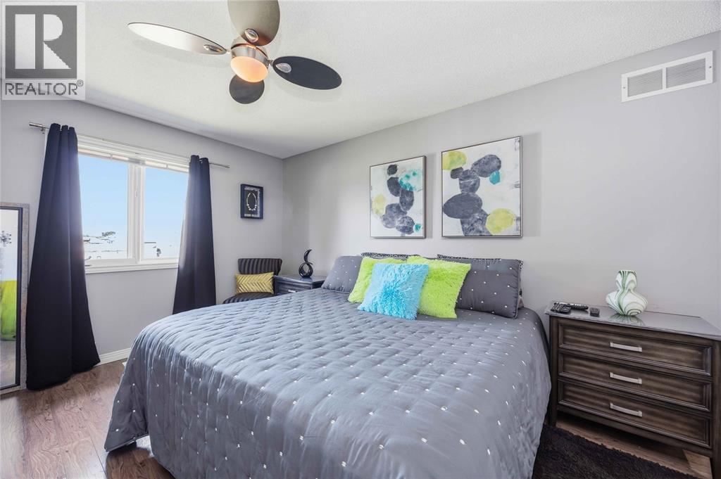 220 Paddock Green Circle, St Clair, ON